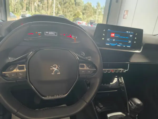 Peugeot 2008 PureTech 100 Allure 5