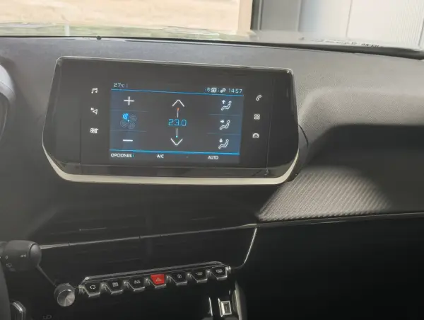 Peugeot 2008 PureTech 100 Allure 16