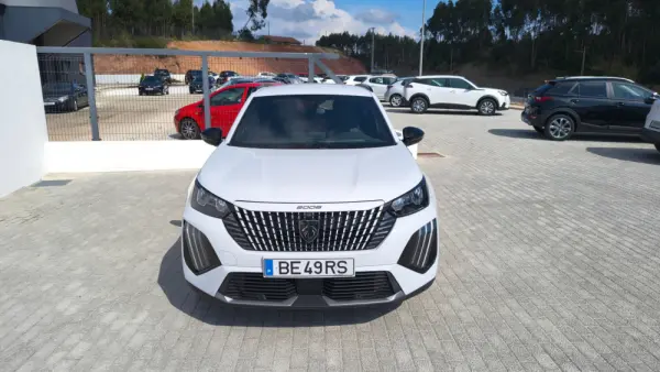 Peugeot 2008 1.2 PureTech Allure 4