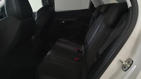 Peugeot 3008 PureTech 130 Stop & Start GPF EAT8 Crossway 16
