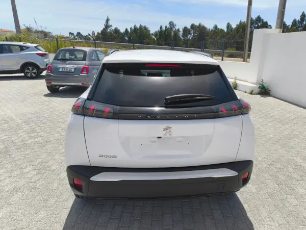 Peugeot 2008 PureTech 100 Allure 4