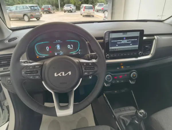 Kia Stonic 1.2 MPi Dynamic 5