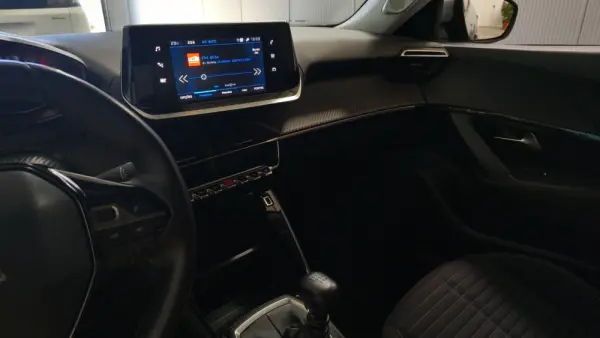 Peugeot 2008 1.2 PureTech 100 Style 7