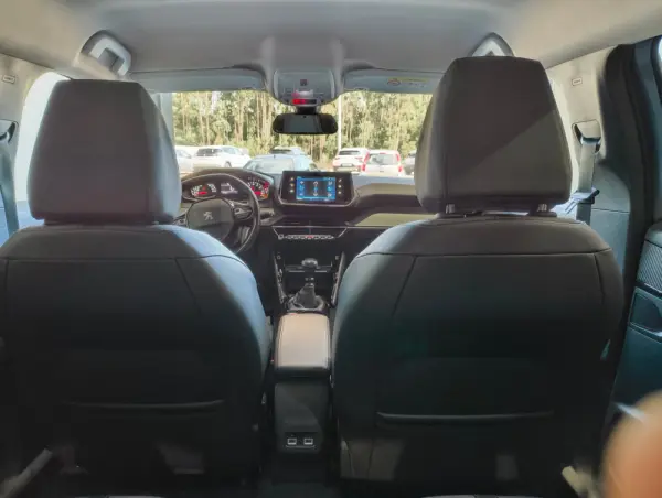 Peugeot 2008 1.5 BlueHDi Allure 8