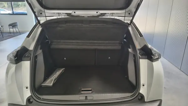Peugeot 2008 1.2 PureTech Allure 13