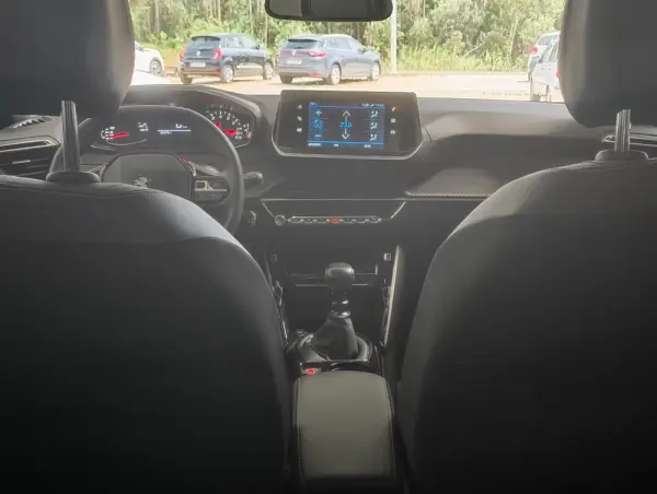 Peugeot 2008 PureTech 100 Allure 6