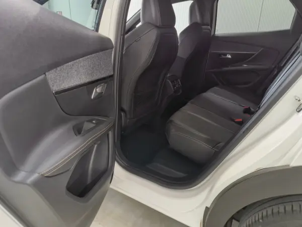 Peugeot 3008 1.5 BlueHDi GT Line 11