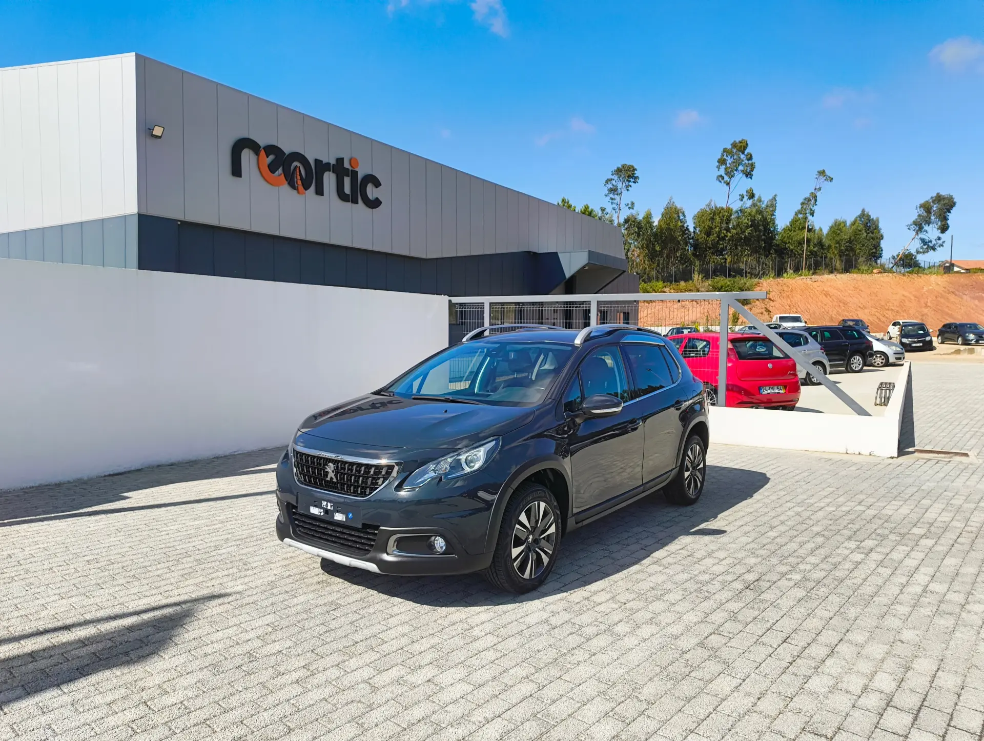Peugeot 2008 1.2 PURETECH ALLURE BUSINESS 1