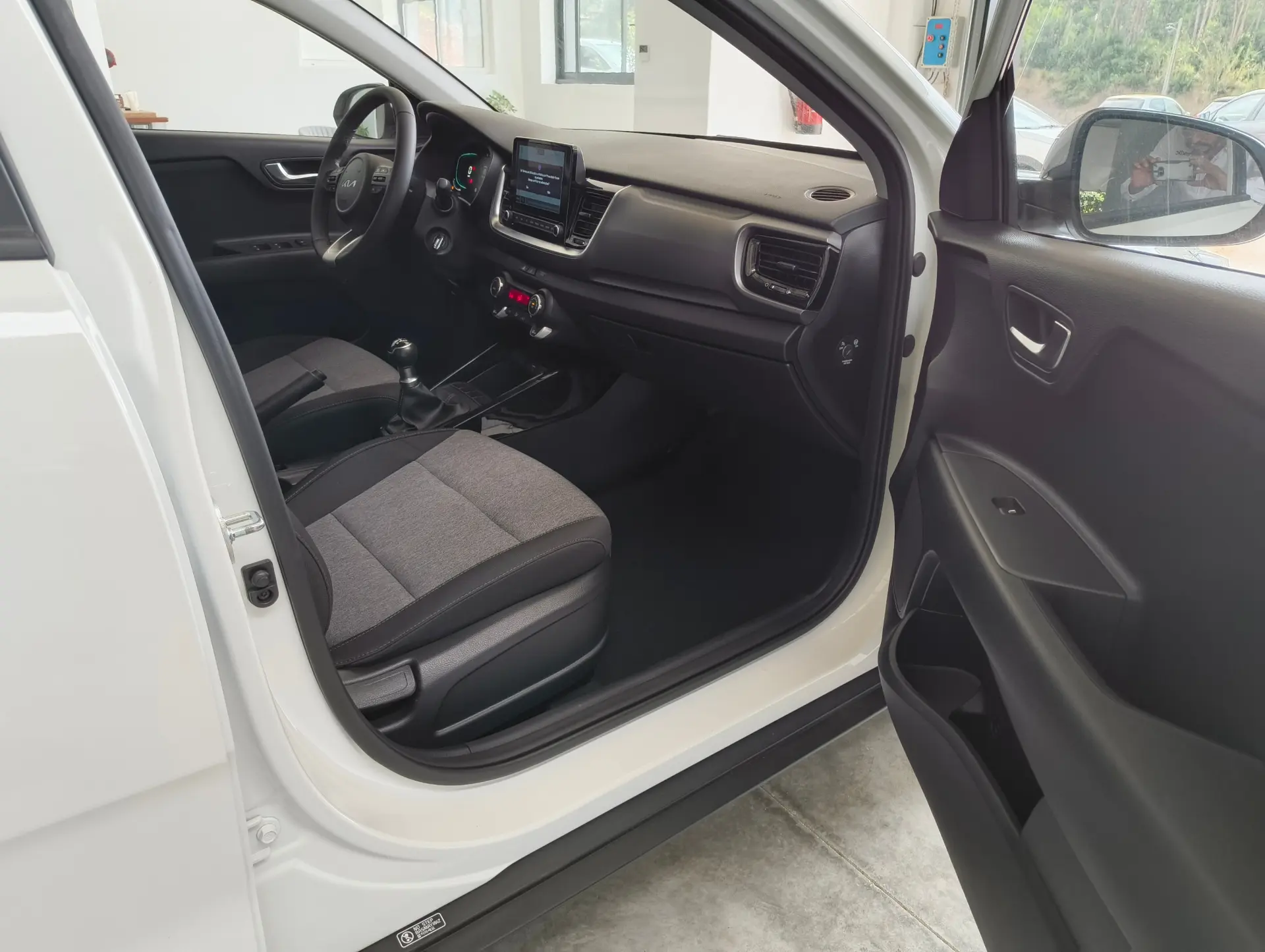 Kia Stonic 1.2 MPi Dynamic 8