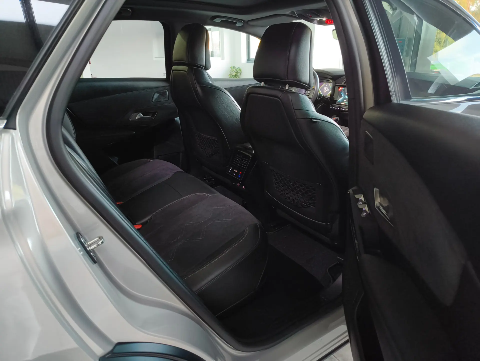 DS DS7 Crossback E-Tense Performance Line+ EAT8 12