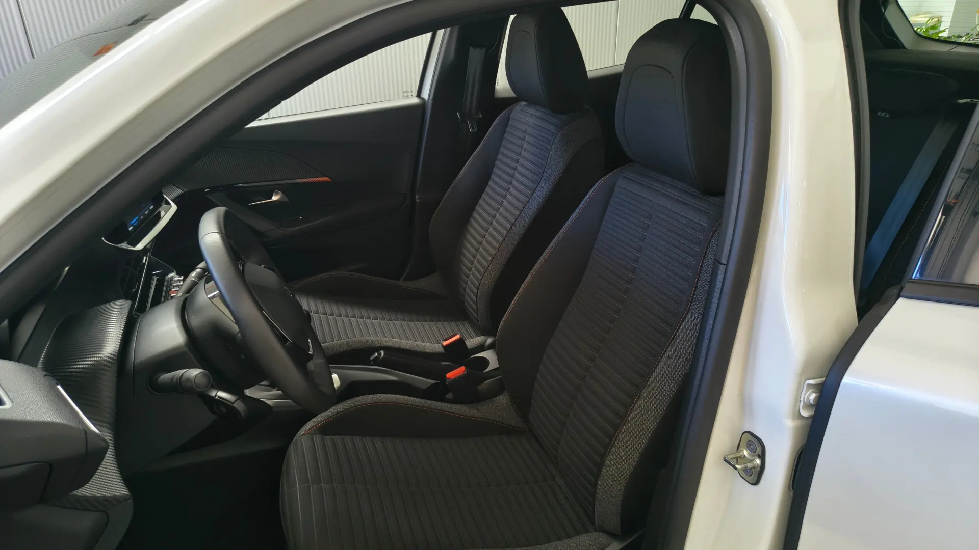 Peugeot 2008 1.2 PureTech 100 Stop&Start Active Pack 14