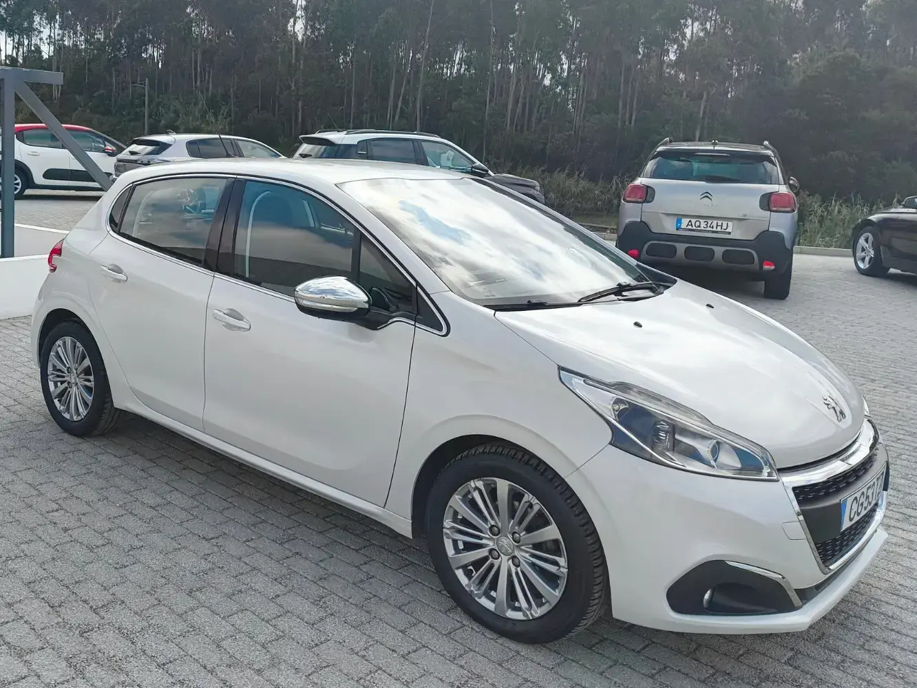 Peugeot 208 1.2 PURETECH ALLURE 3