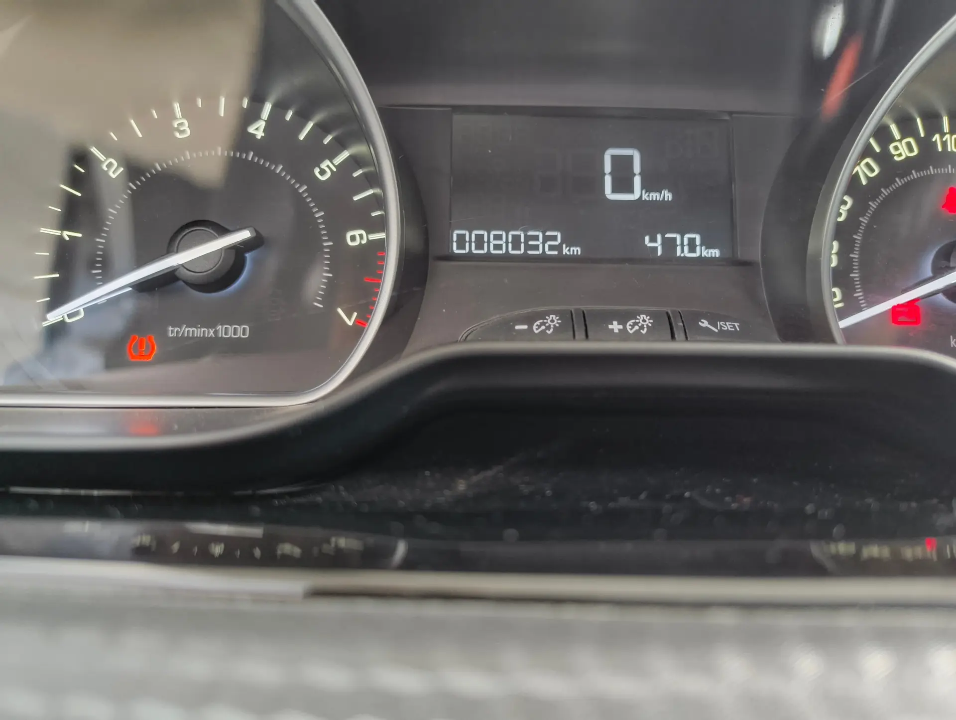 Peugeot 208 1.2 e-VTI STYLE 11