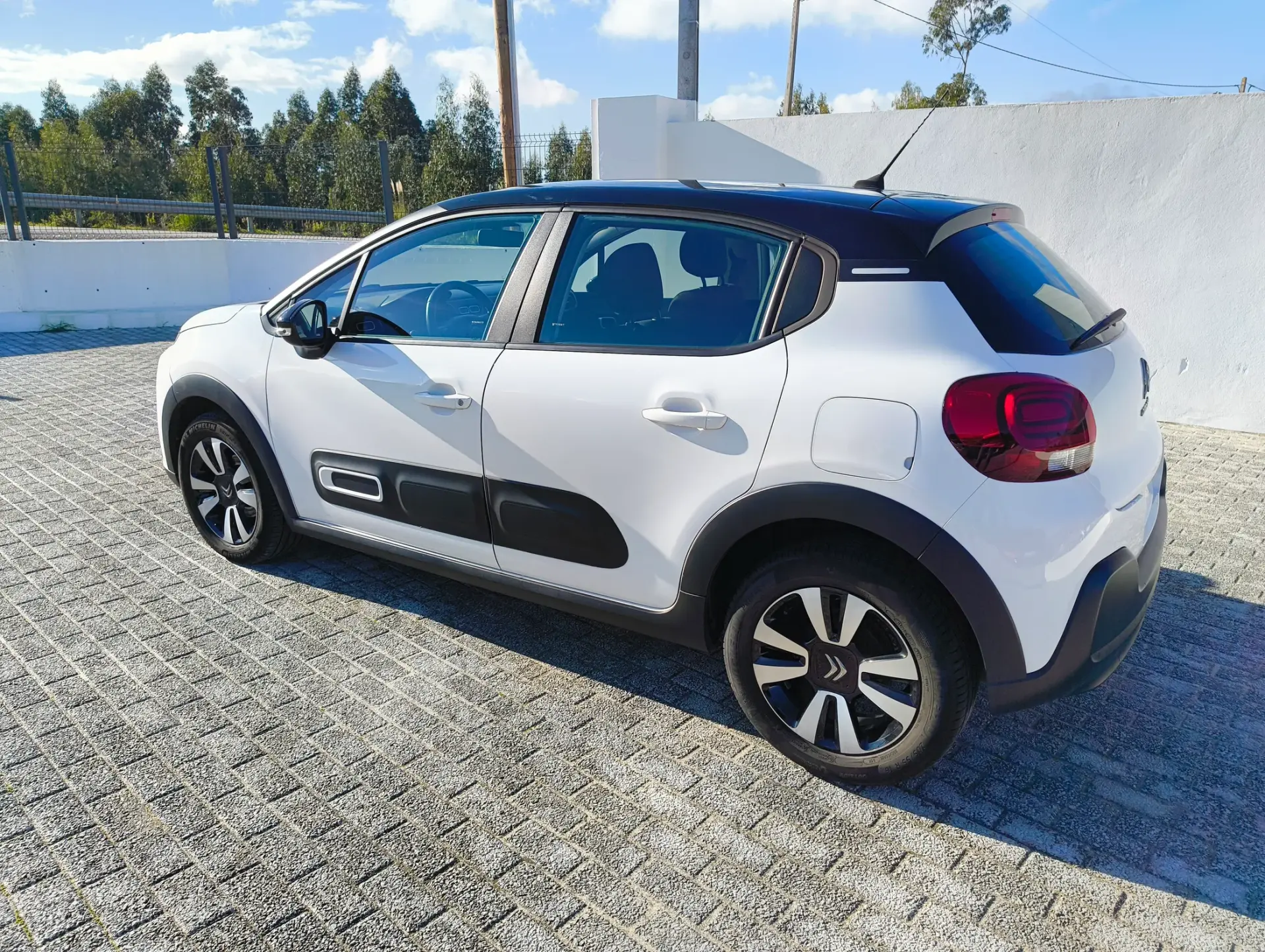 Citroën C3 1.2 PureTech Shine 3