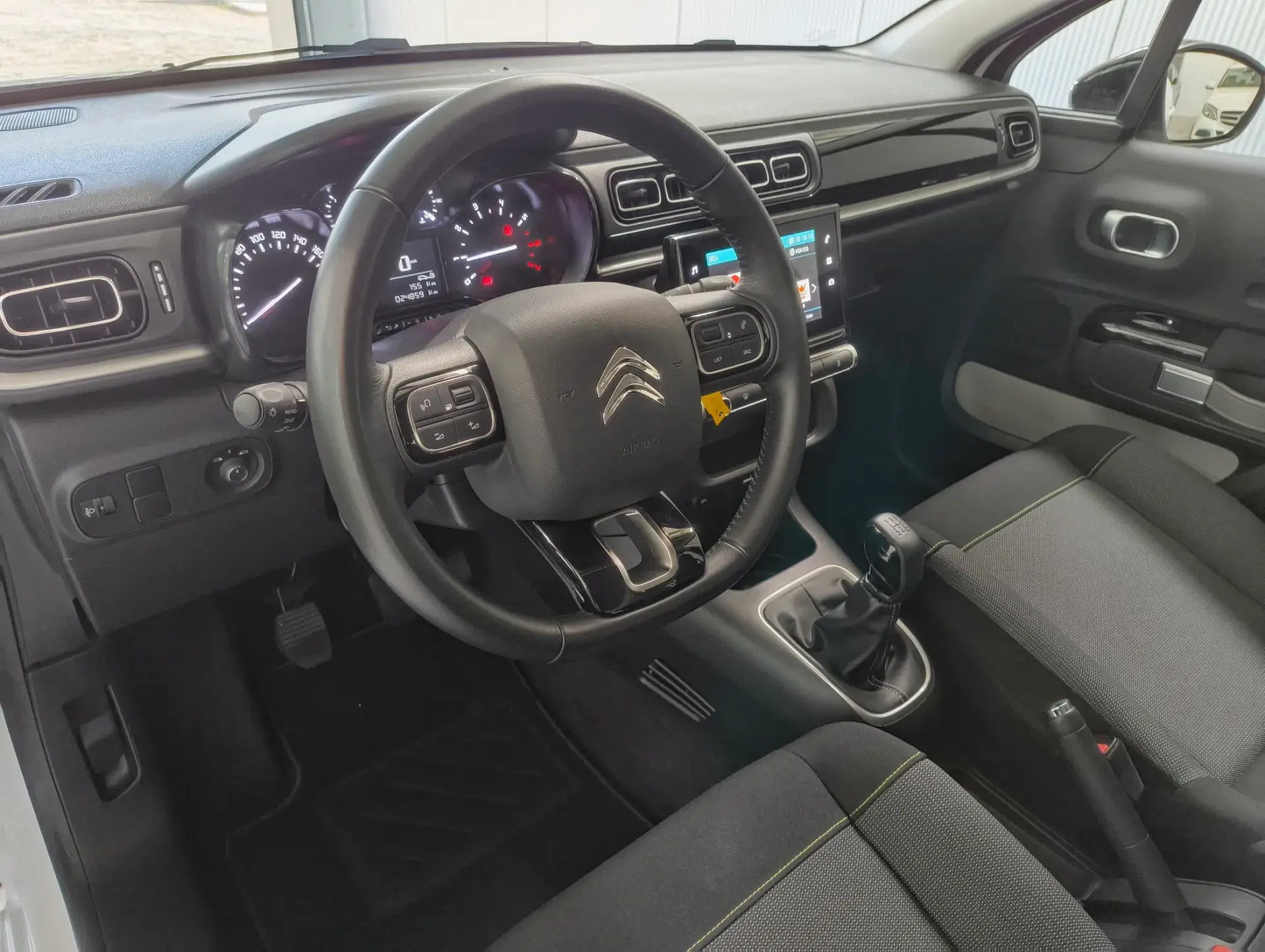 Citroën C3 1.2 PureTech Shine 11