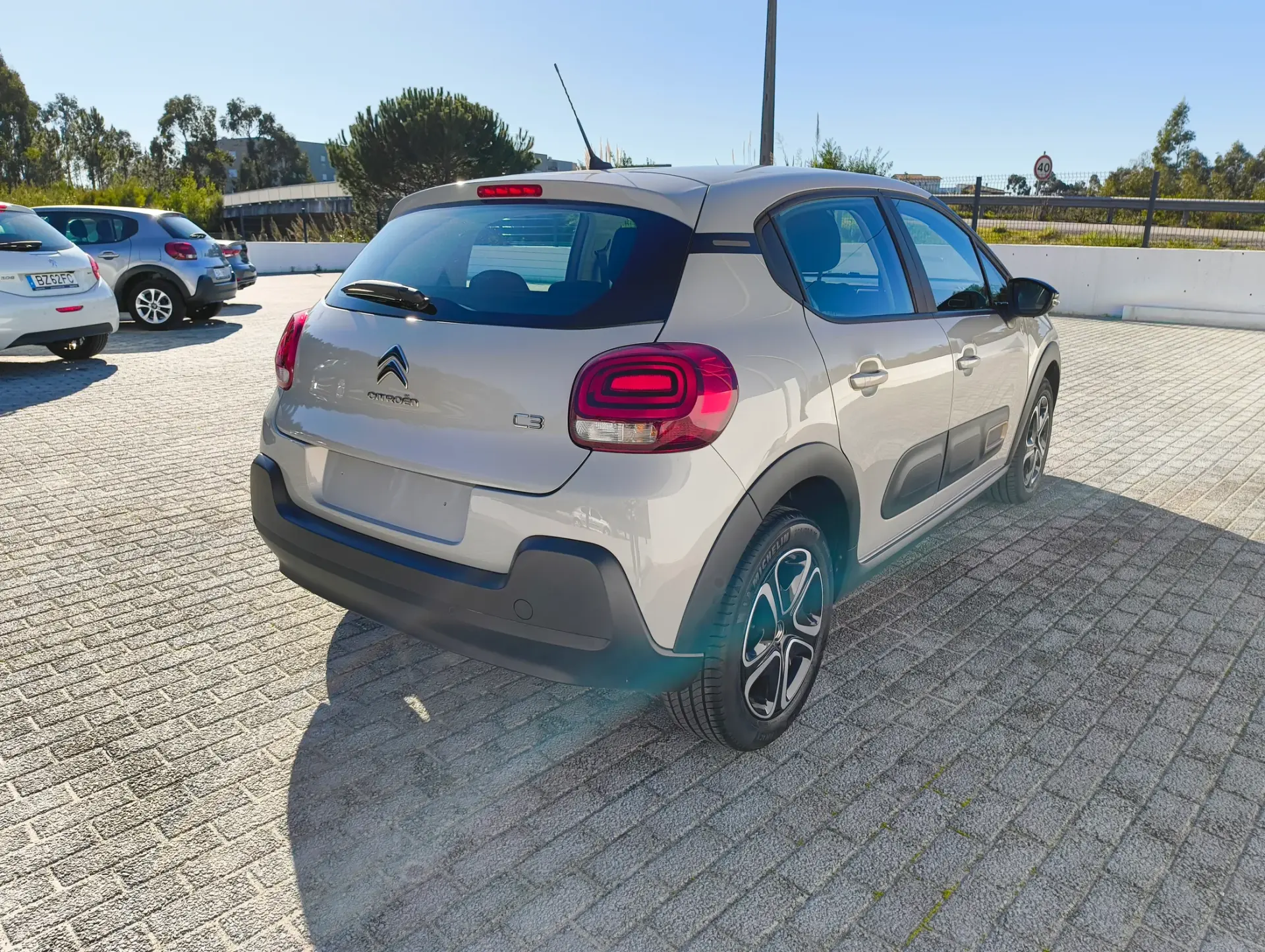 Citroën C3 1.2 PureTech C-Series 6