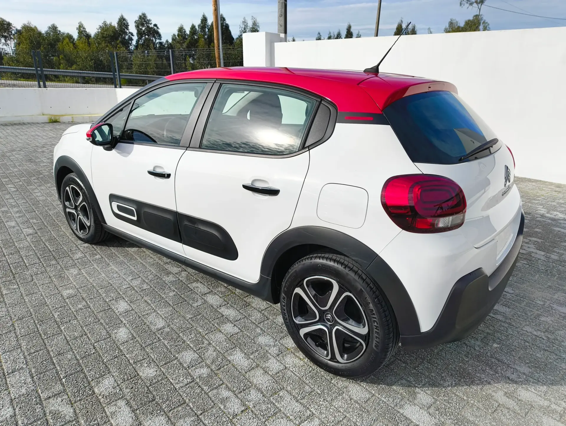 Citroën C3 1.2 PureTech Shine 7