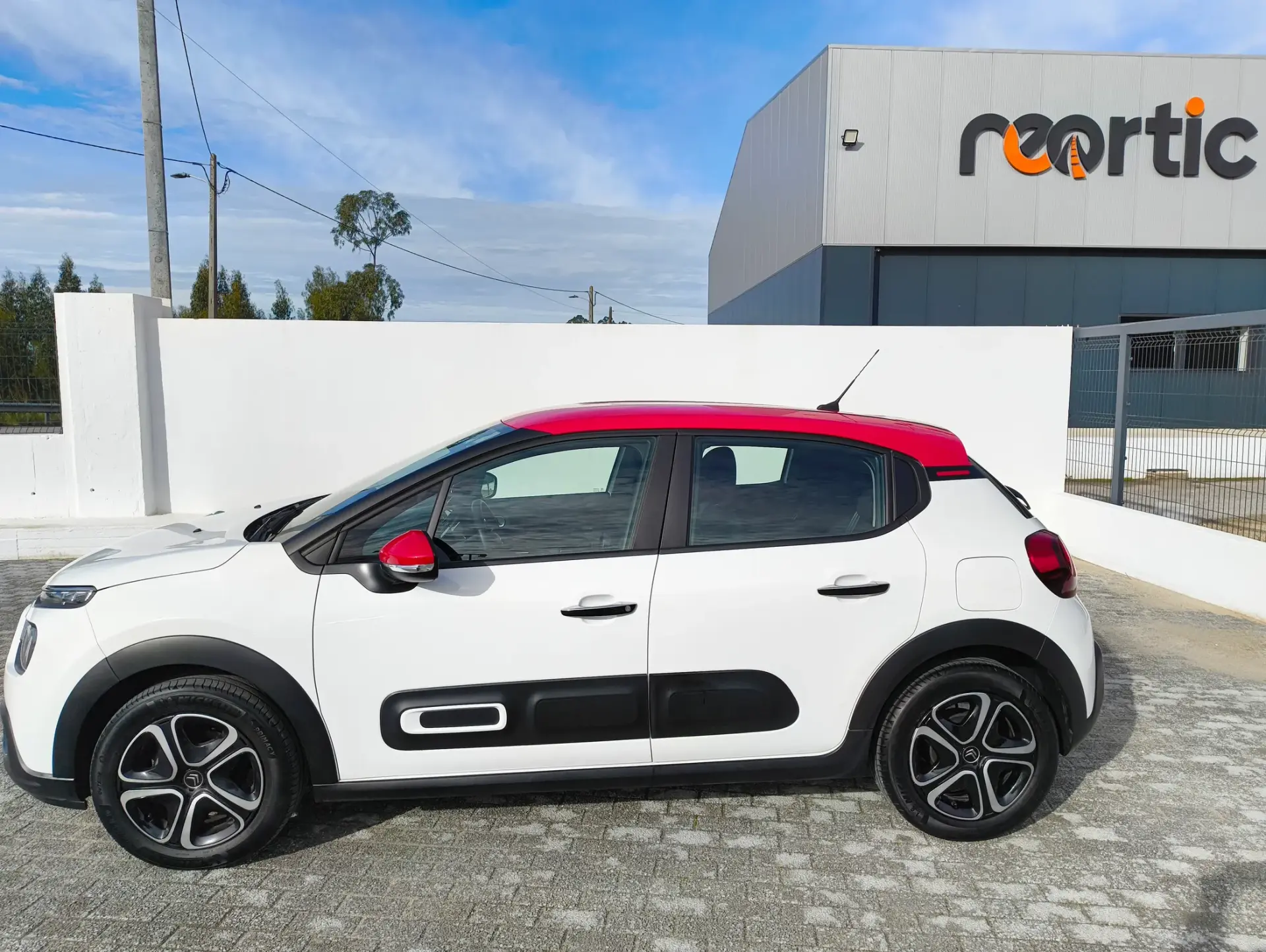 Citroën C3 1.2 PureTech Shine 8