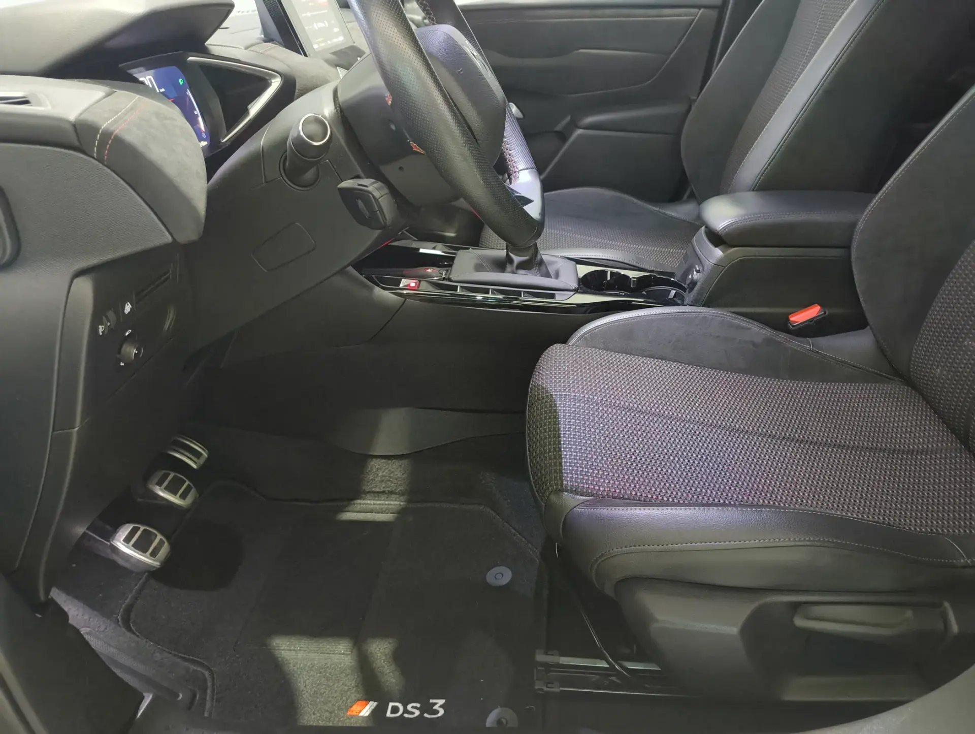 DS DS3 1.2 PureTech Performance Line 18