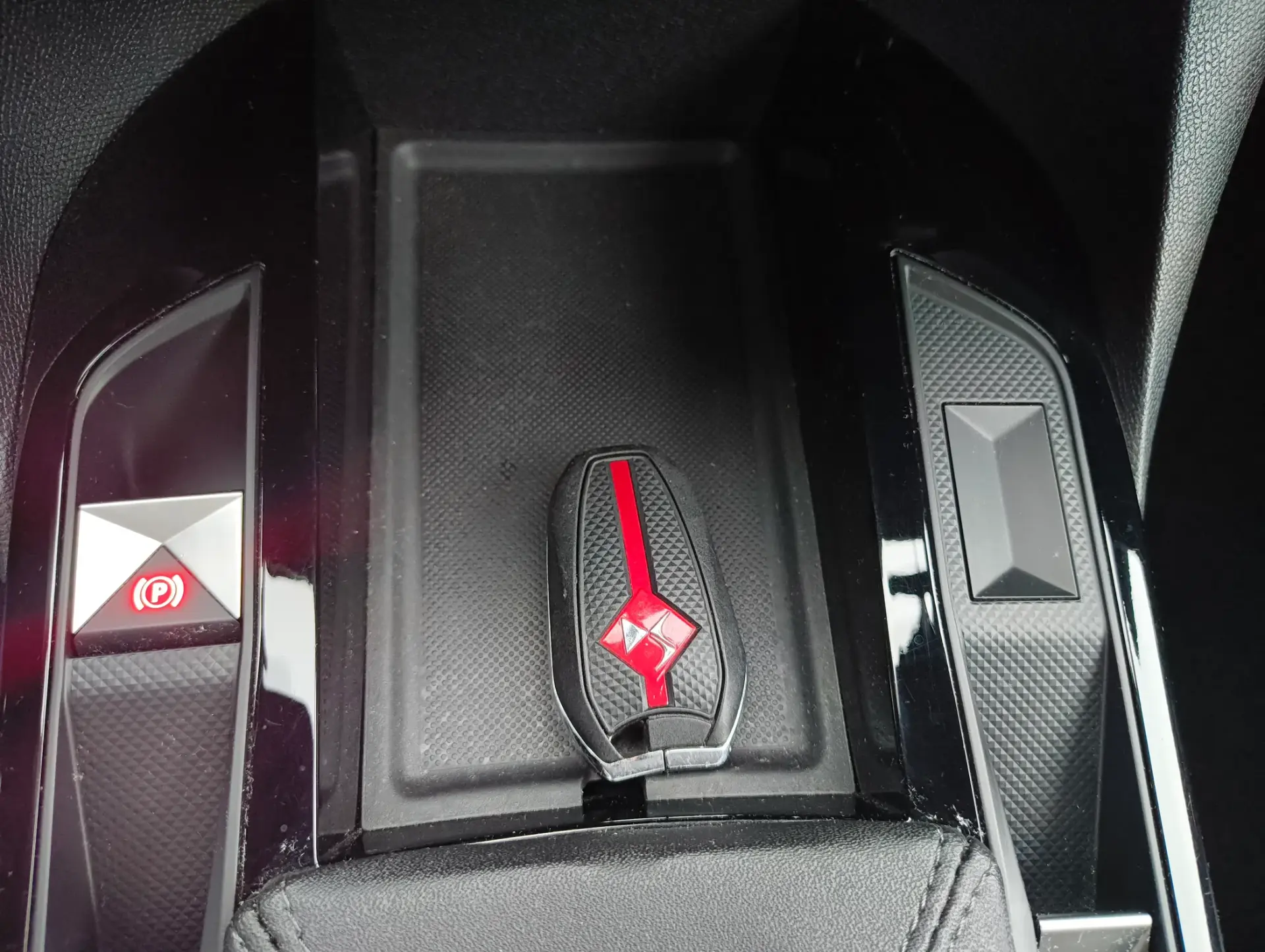 DS DS3 1.2 PureTech Performance Line 24