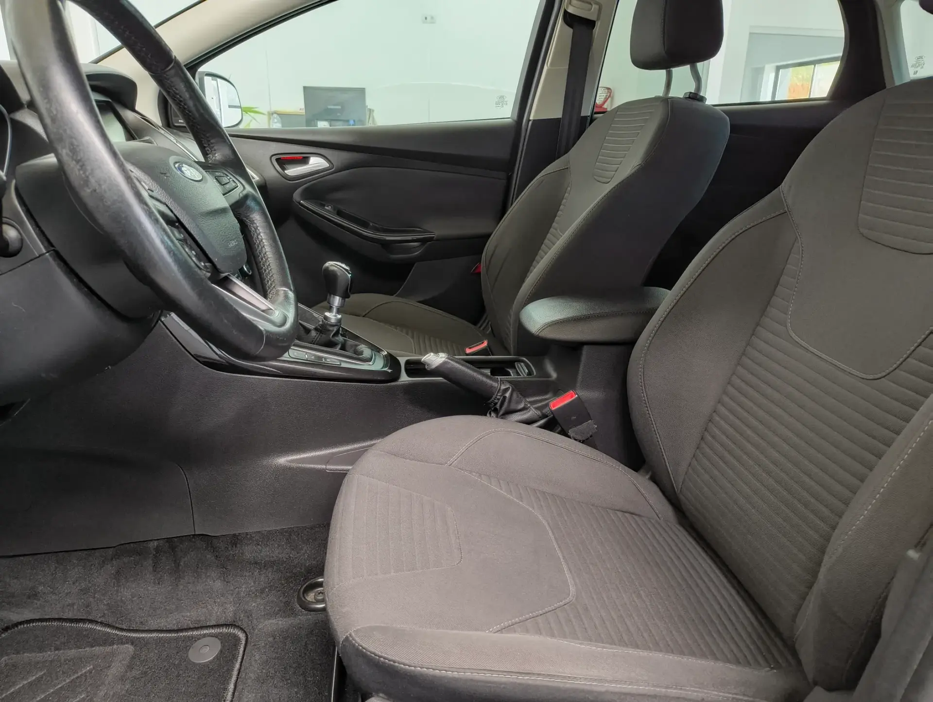 Ford Focus 1.5 TDCi Titanium 9