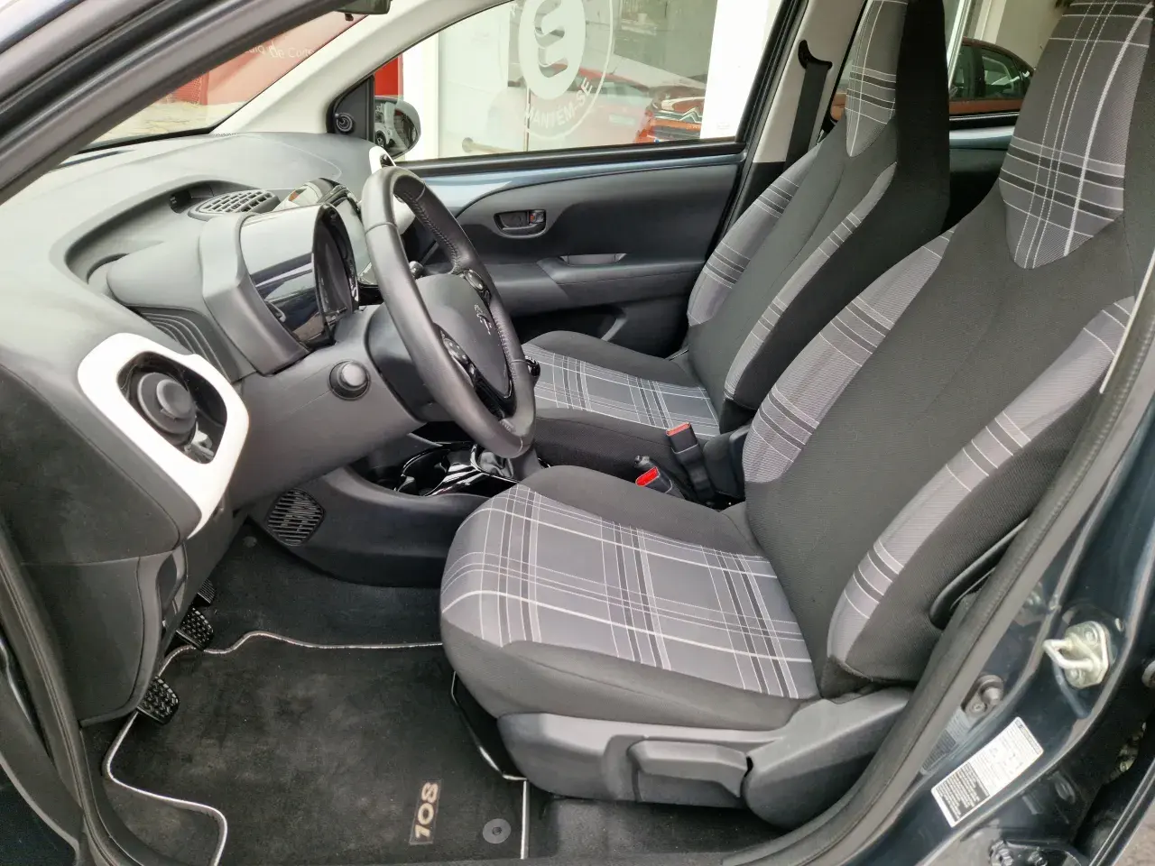 Peugeot 108 1.2 PureTech Allure 7