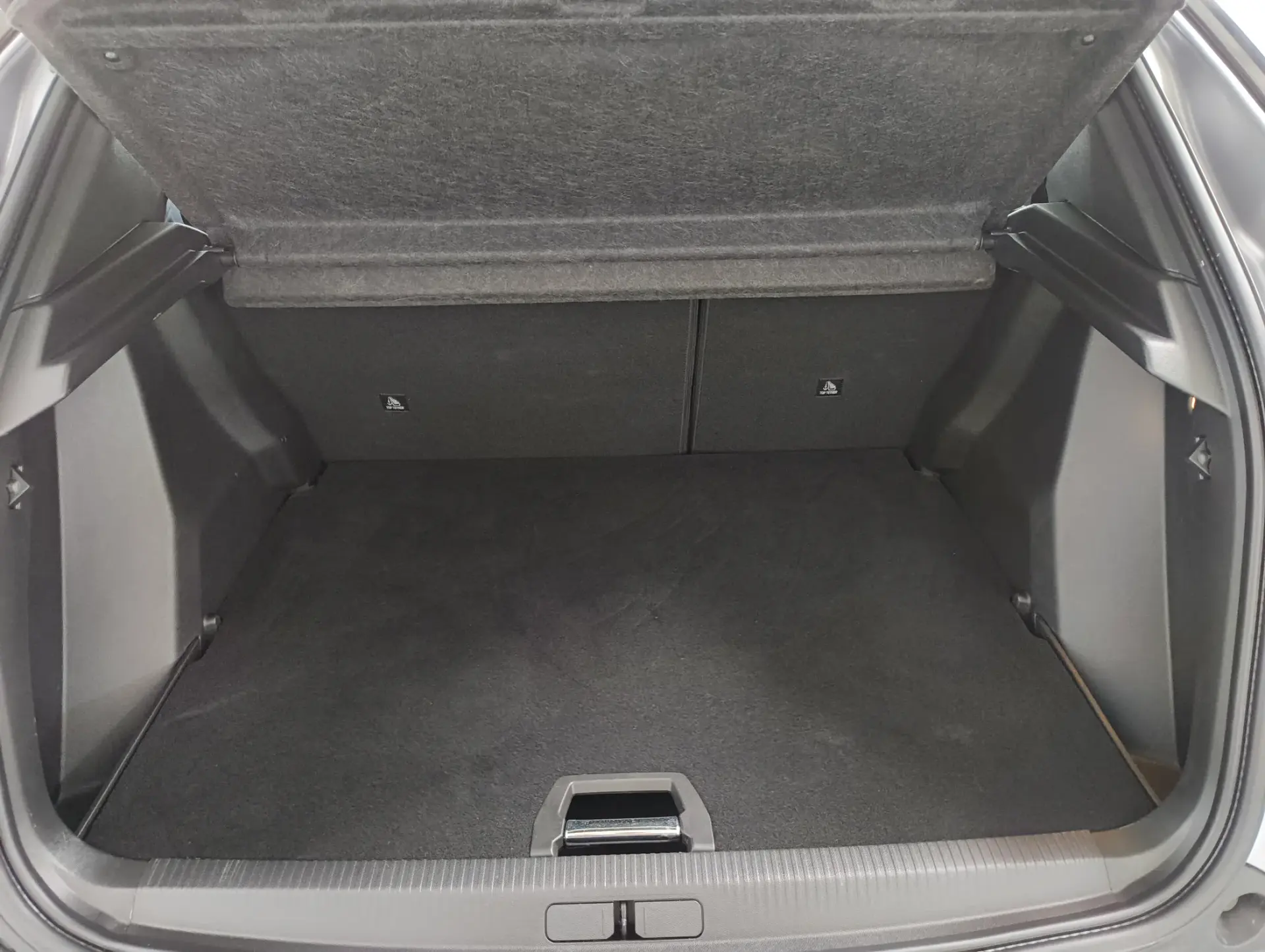 Peugeot 2008 1.2 PureTech Allure 10