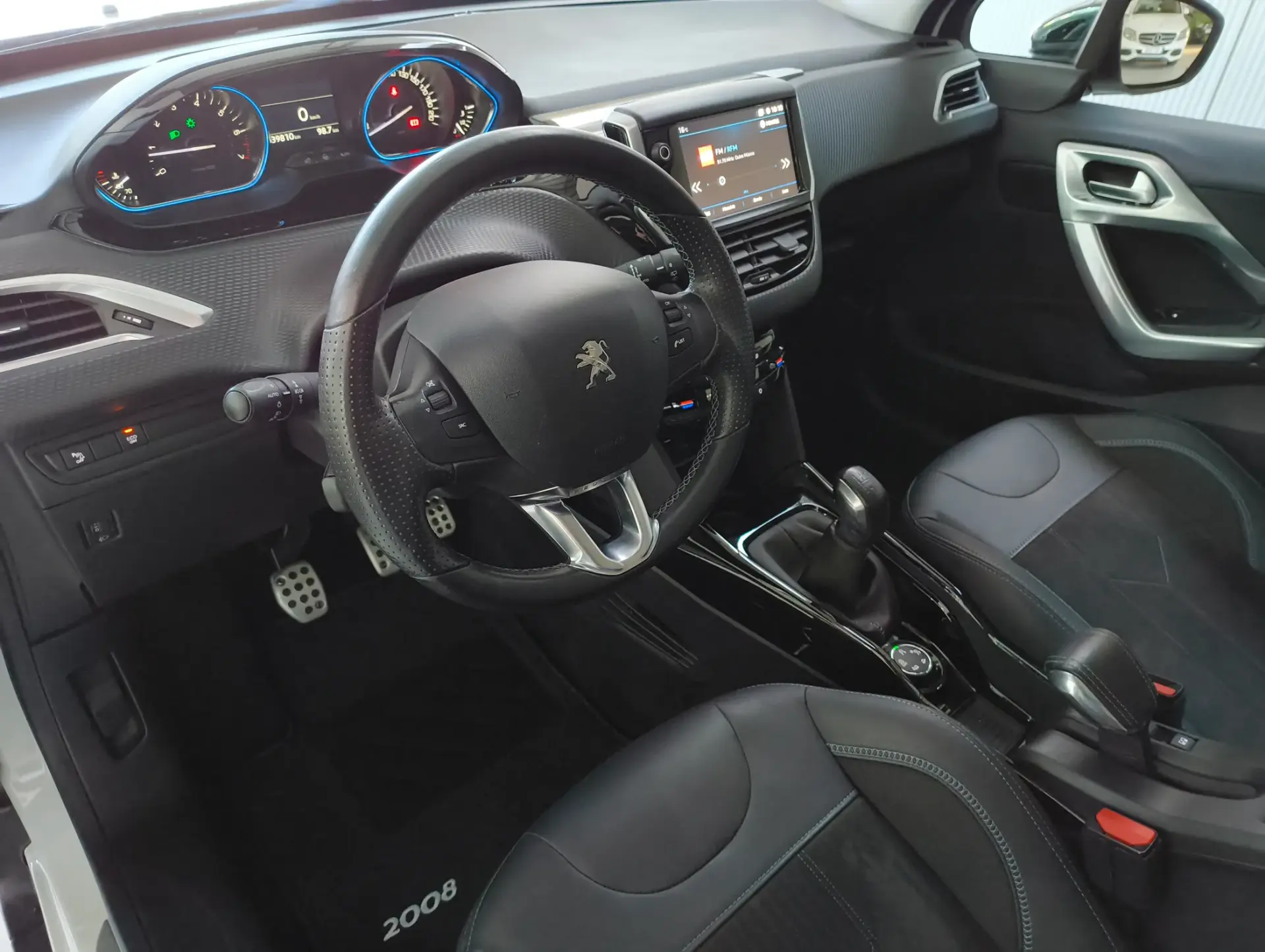 Peugeot 2008 1.2 PureTech Crossway 16