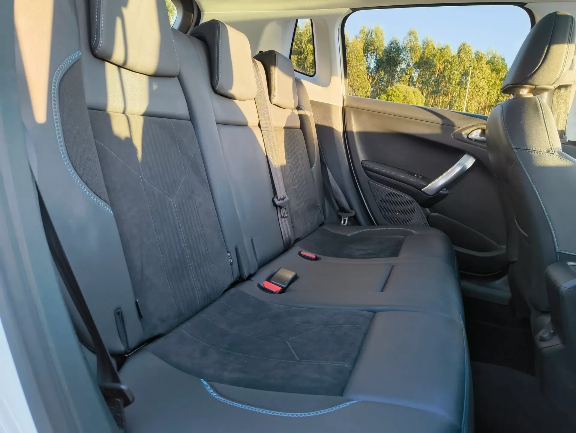 Peugeot 2008 1.2 PureTech Crossway 22