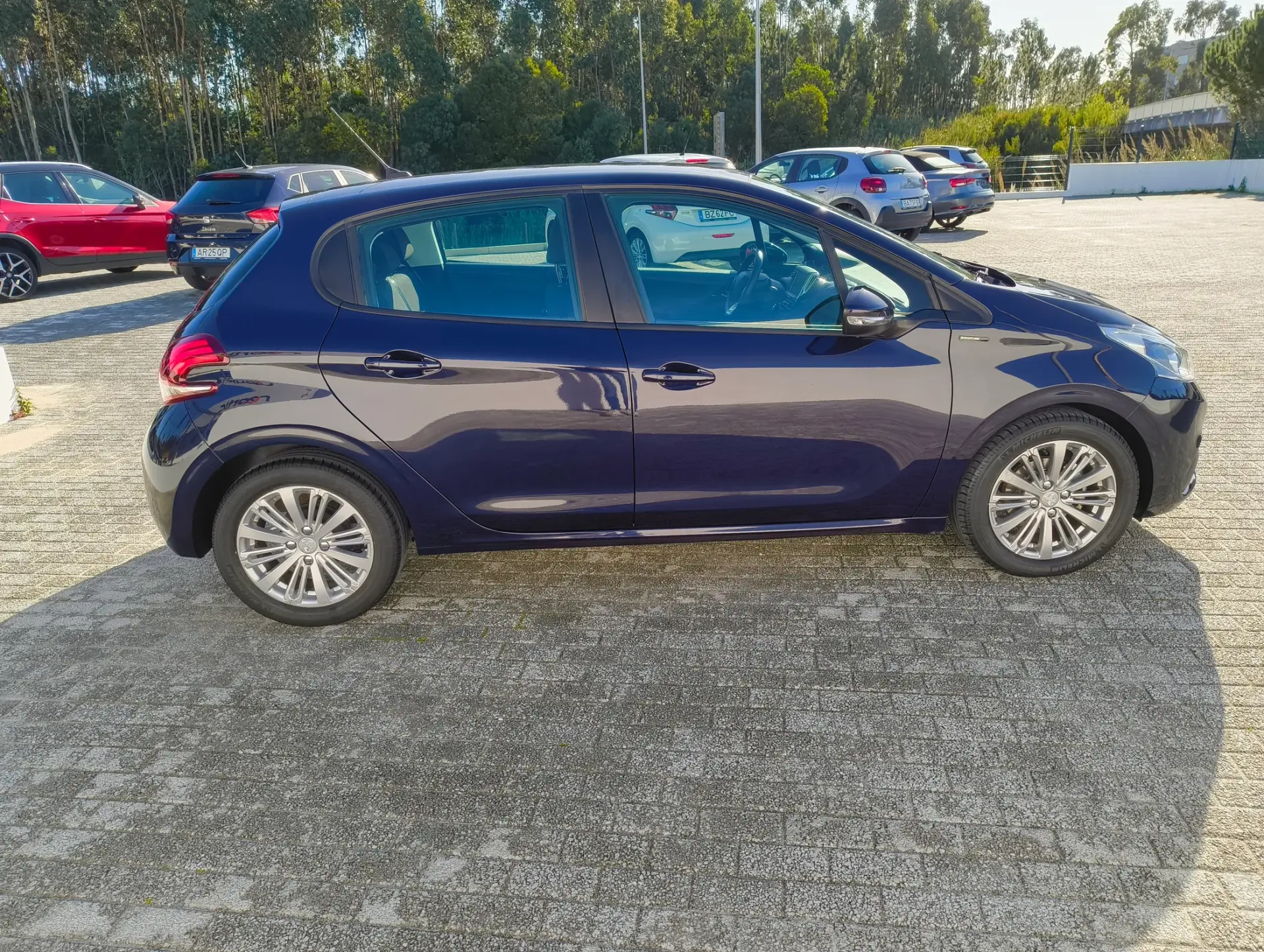 Peugeot 208 1.2 PureTech Signature 7