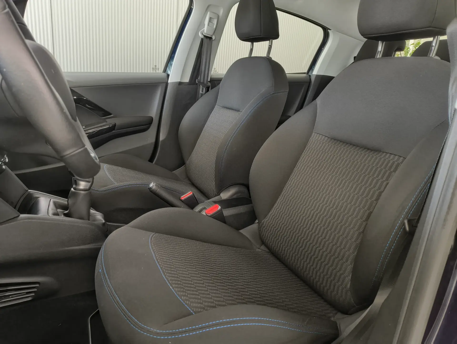 Peugeot 208 1.2 PureTech Signature 15