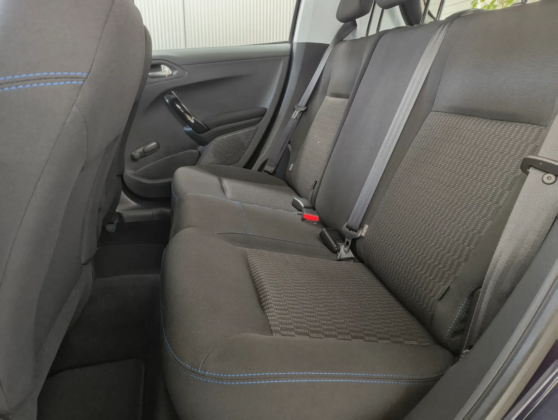 Peugeot 208 1.2 PureTech Signature 17