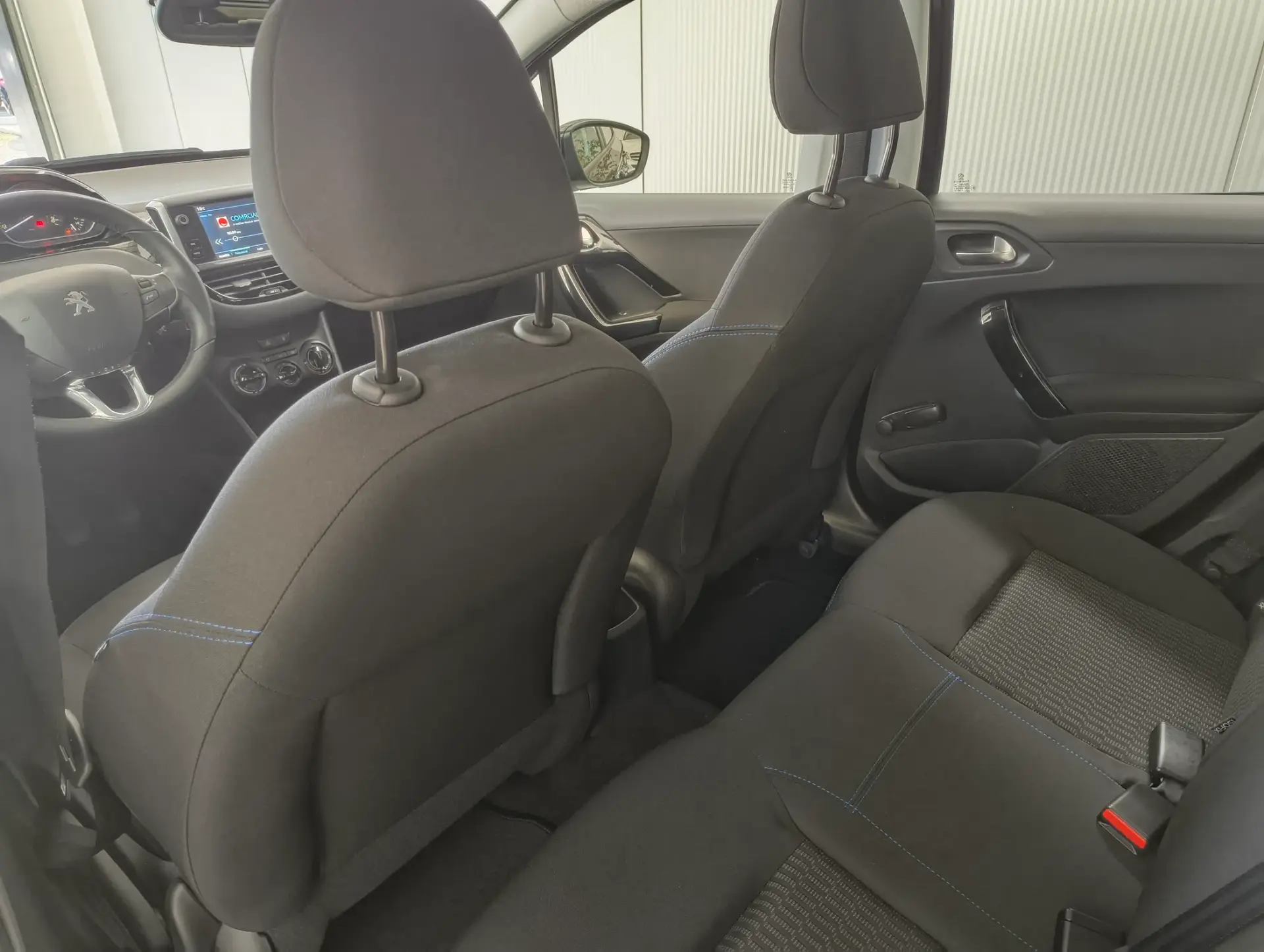 Peugeot 208 1.2 PureTech Signature 18