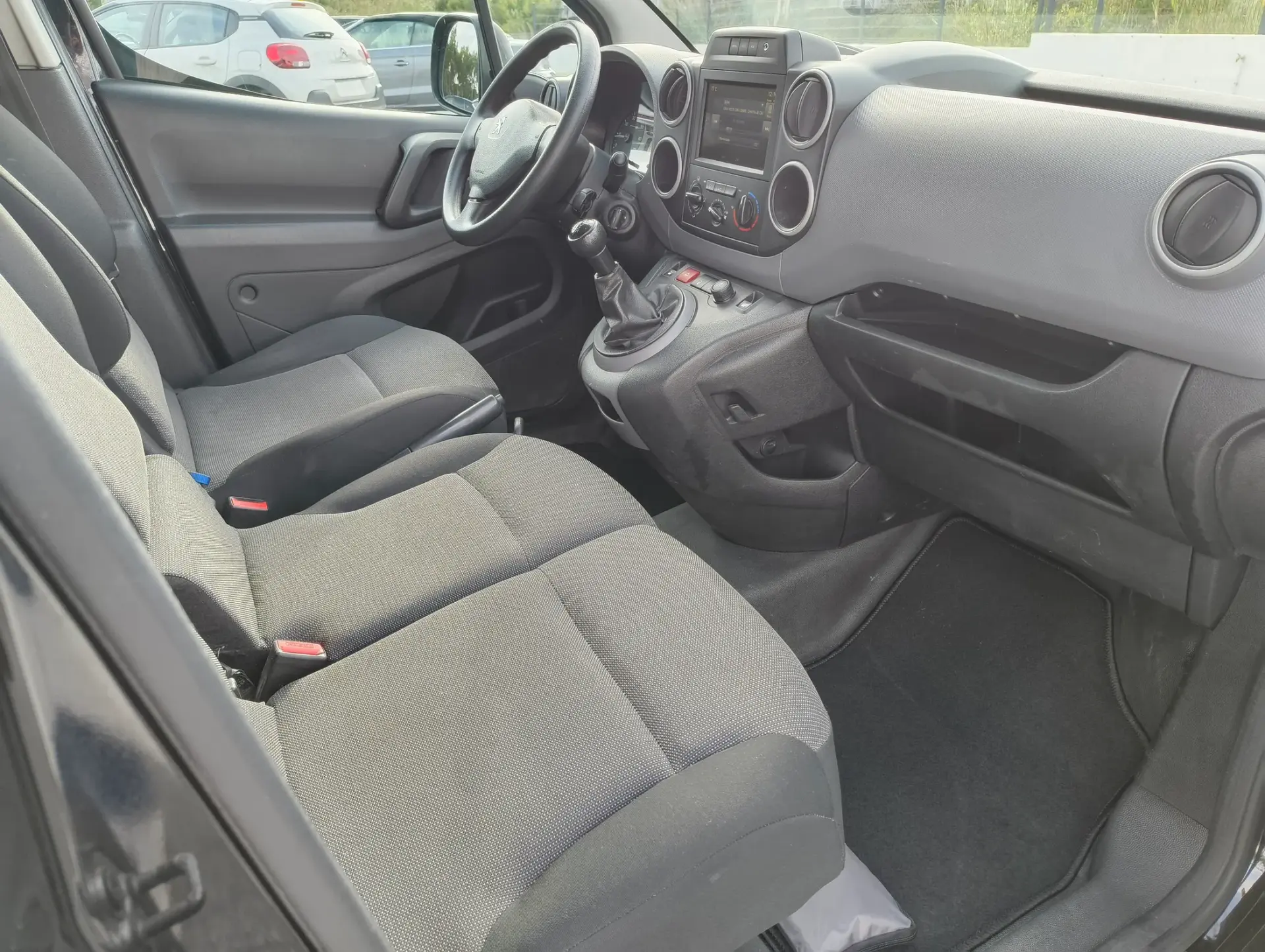 Peugeot Partner 1.6 BlueHDi Outdoor 13