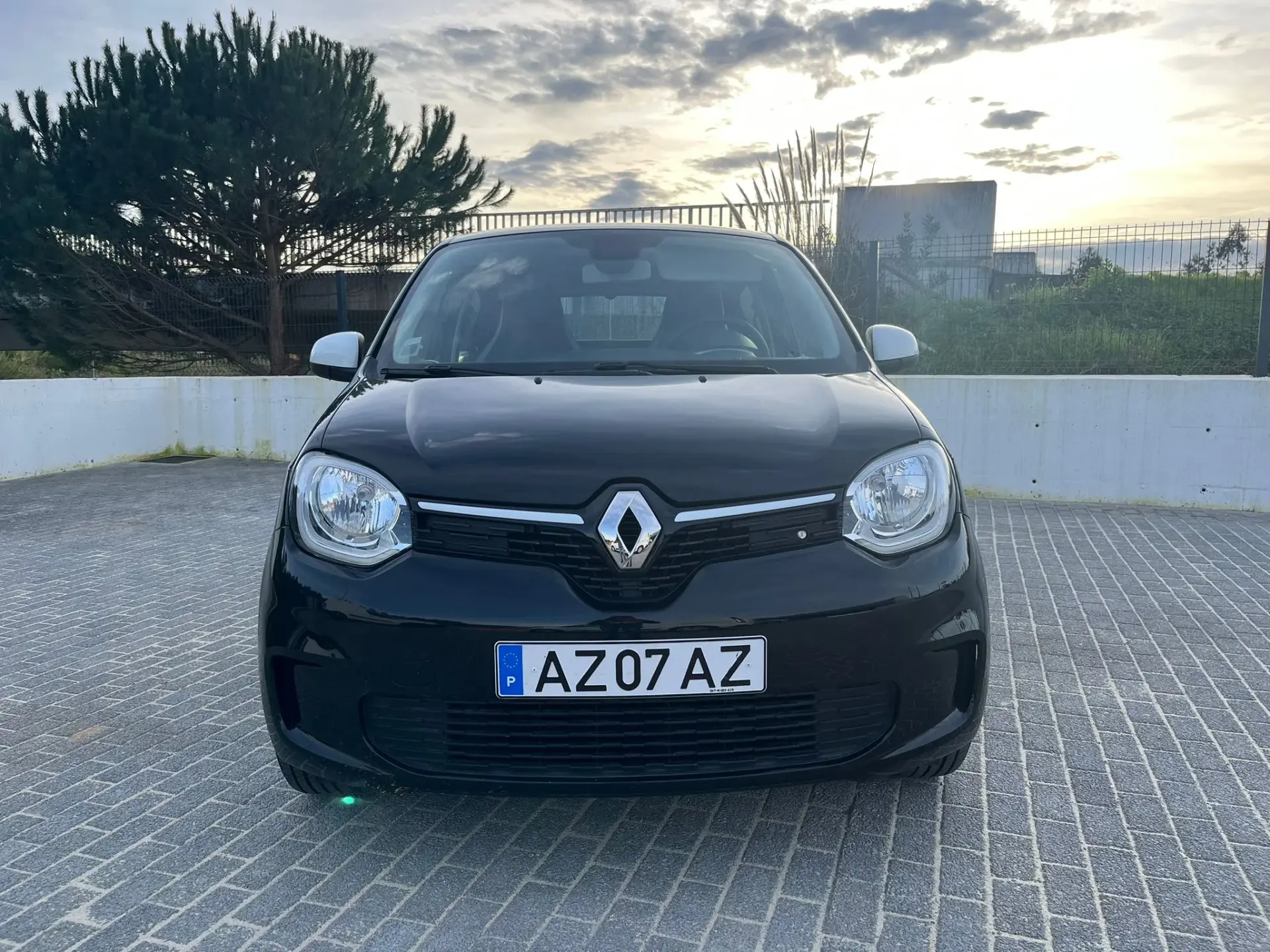 Renault Twingo 1.0 SCe Intens 8