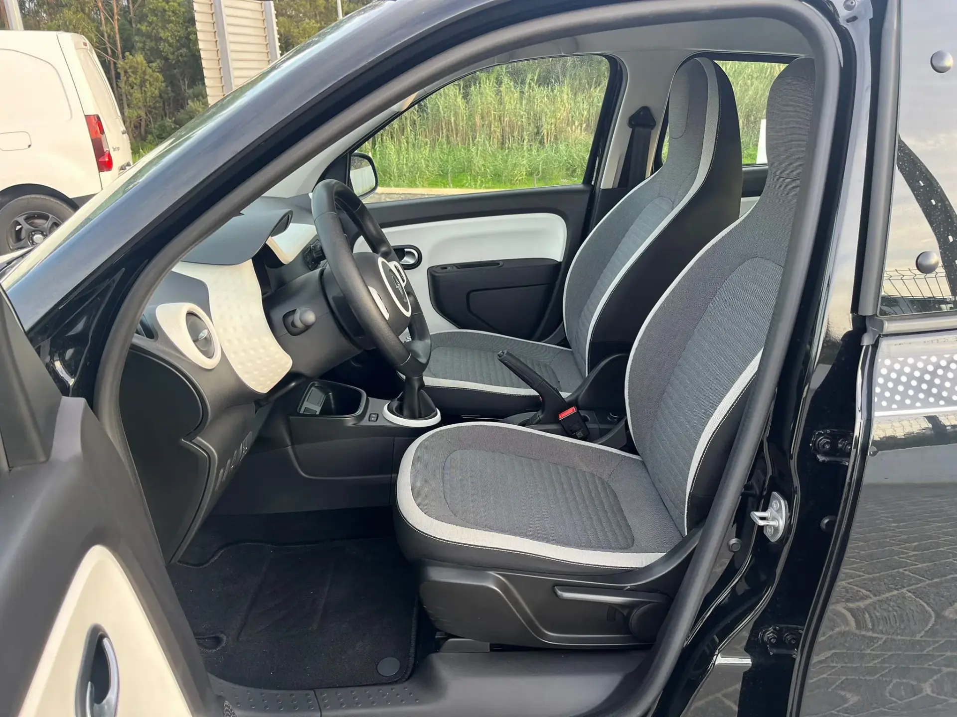 Renault Twingo 1.0 SCe Intens 13