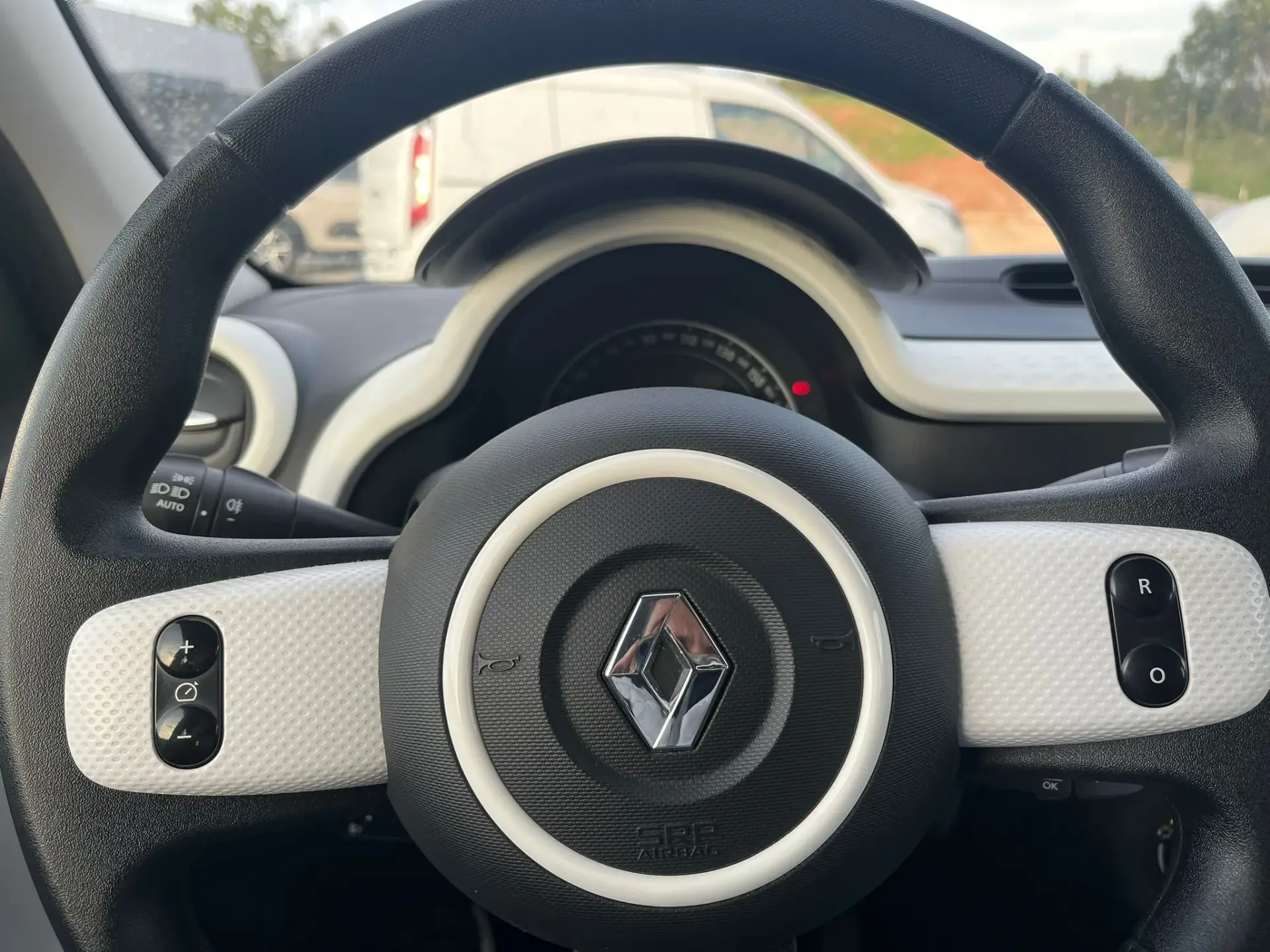 Renault Twingo 1.0 SCe Intens 17