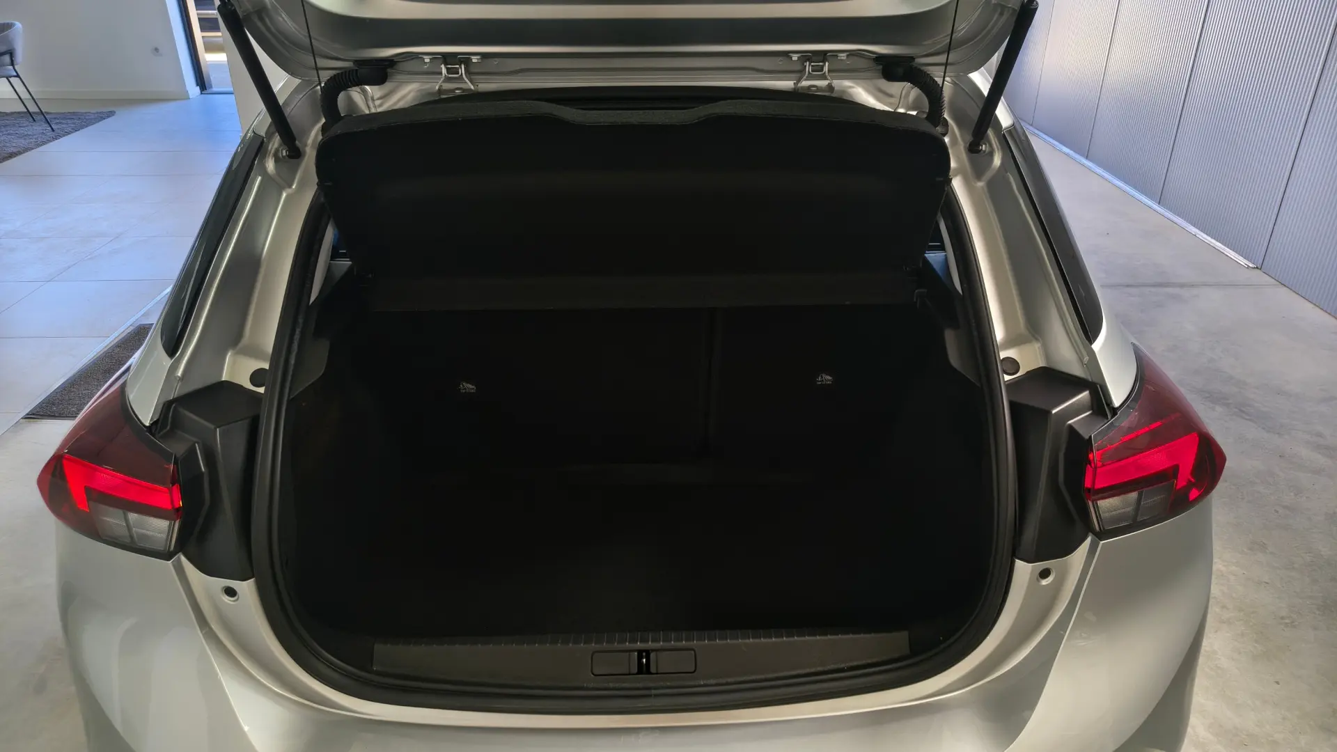Opel Corsa 1.2 Elegance 17