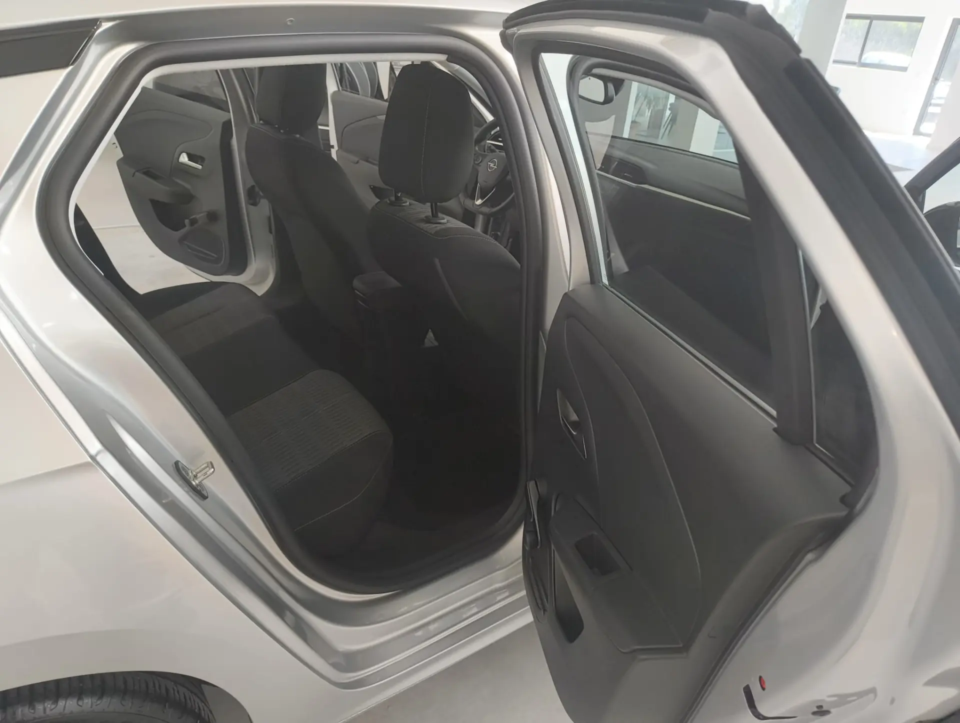 Opel Corsa 1.2 Elegance 5