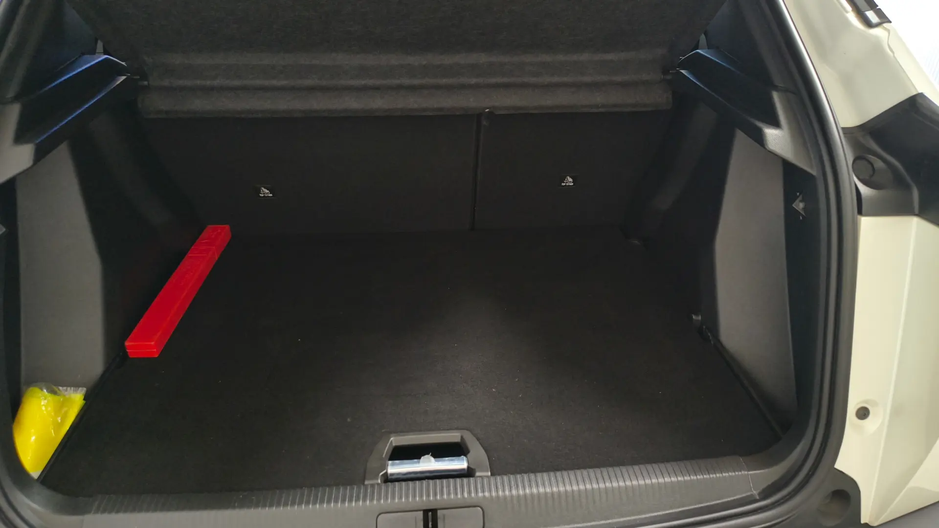 Peugeot 2008 1.2 PureTech 100 Stop&Start Active Pack 13