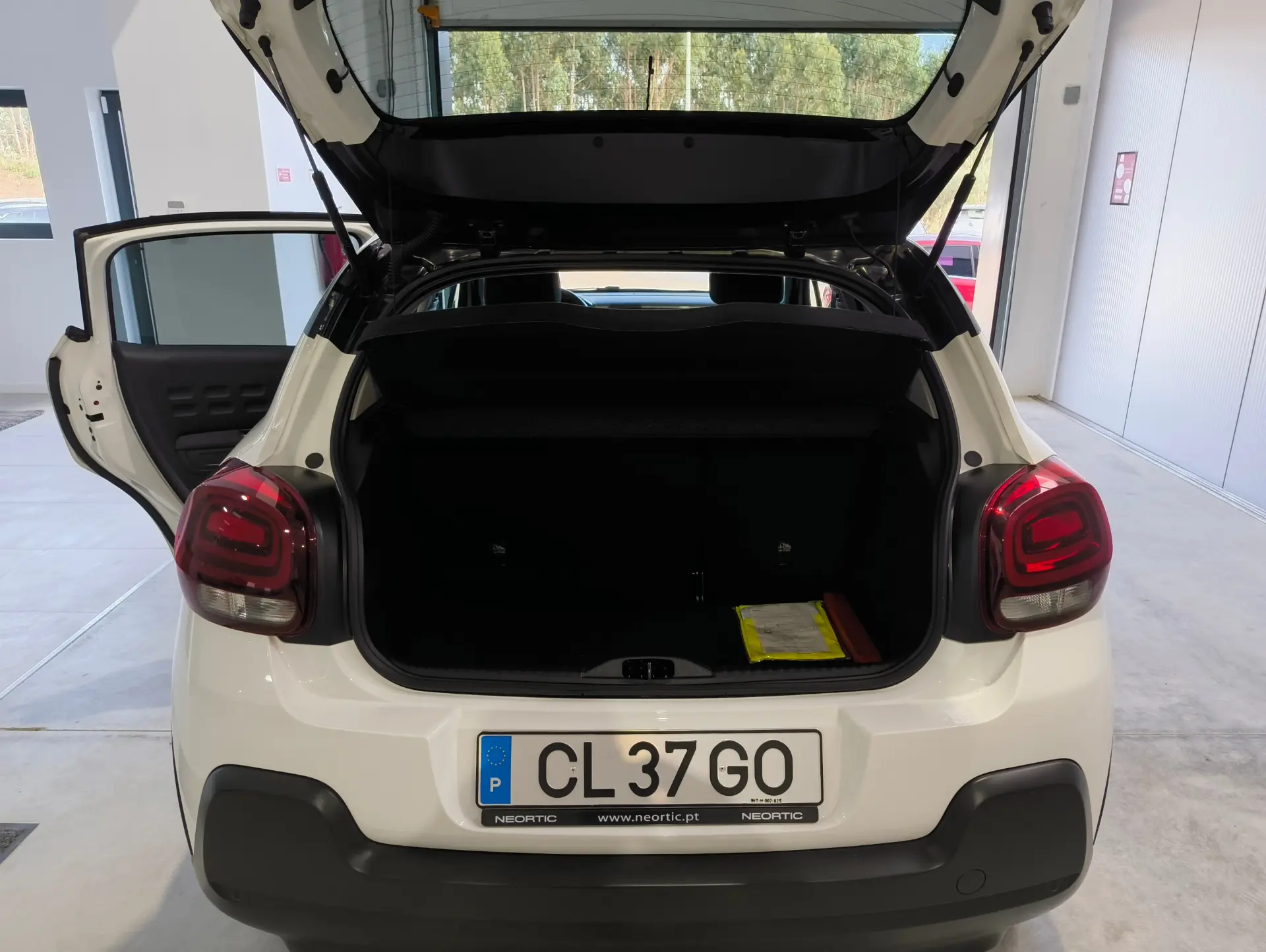 Citroen C3 1.2 Pure Tech S&S Shine 10