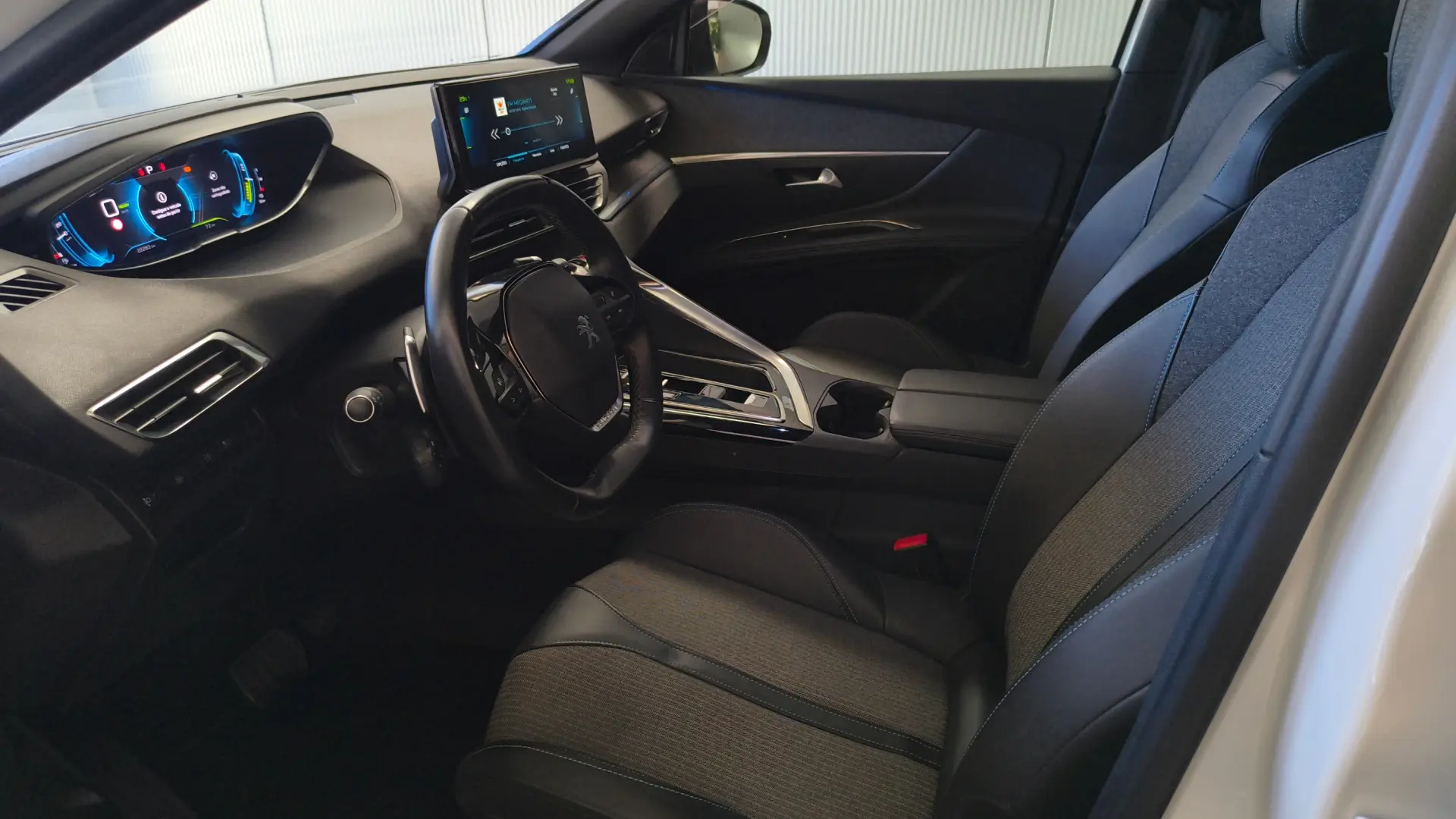 Peugeot 3008 1.6 Hybrid Allure Pack e-EAT8 11