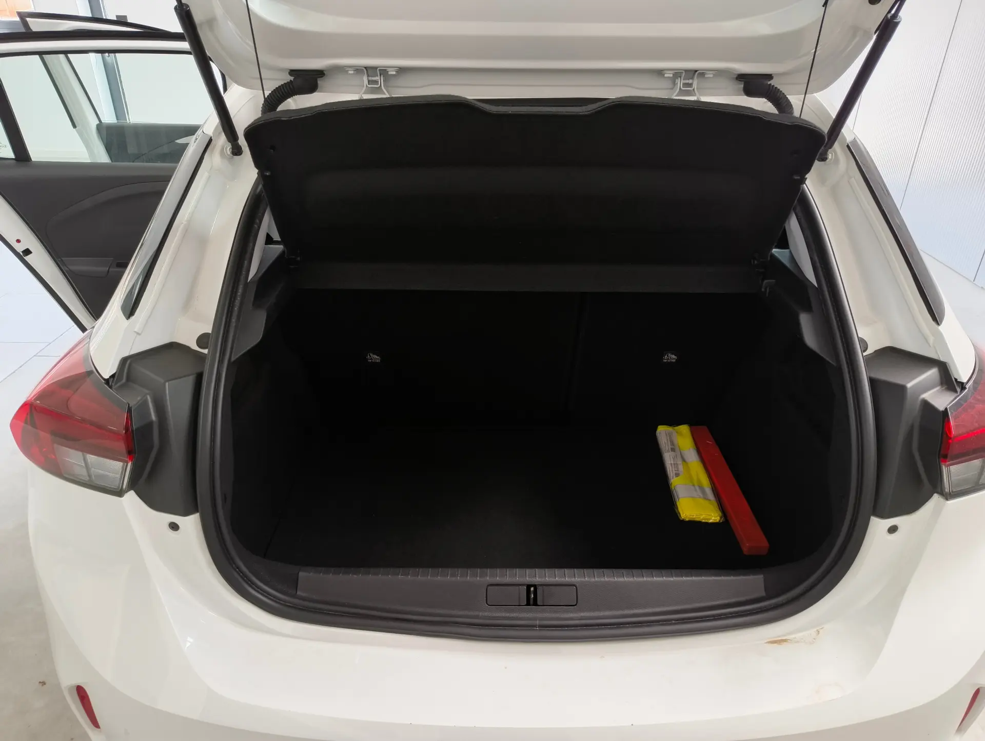 Opel Corsa 1.2 T Edition 12