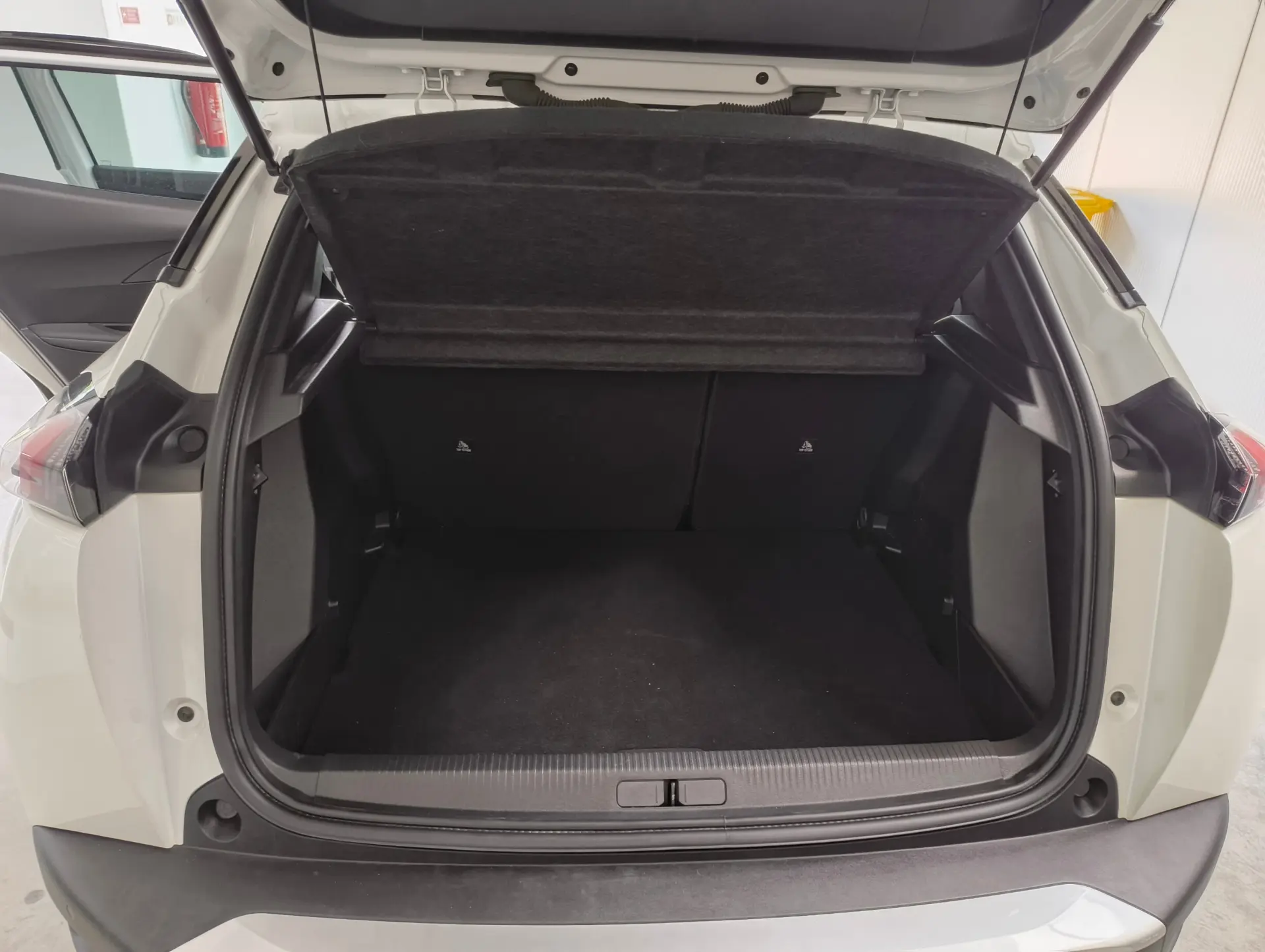 Peugeot 2008 PureTech 100 Stop&Start Allure Pack 13