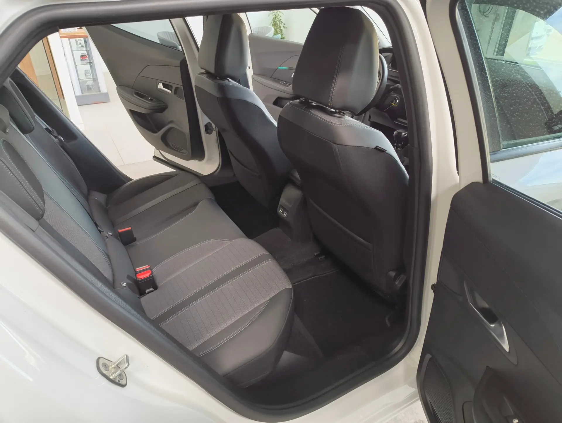 Peugeot 2008 PureTech 100 Stop&Start Allure Pack 14