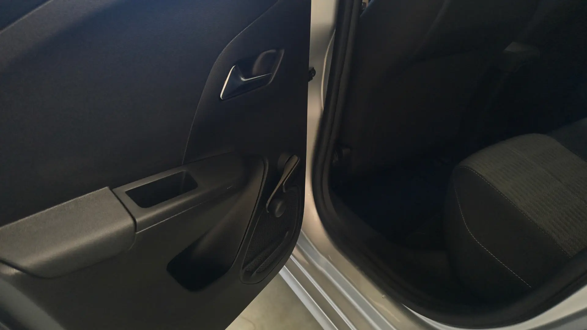 Opel Corsa 1.2 Elegance 13
