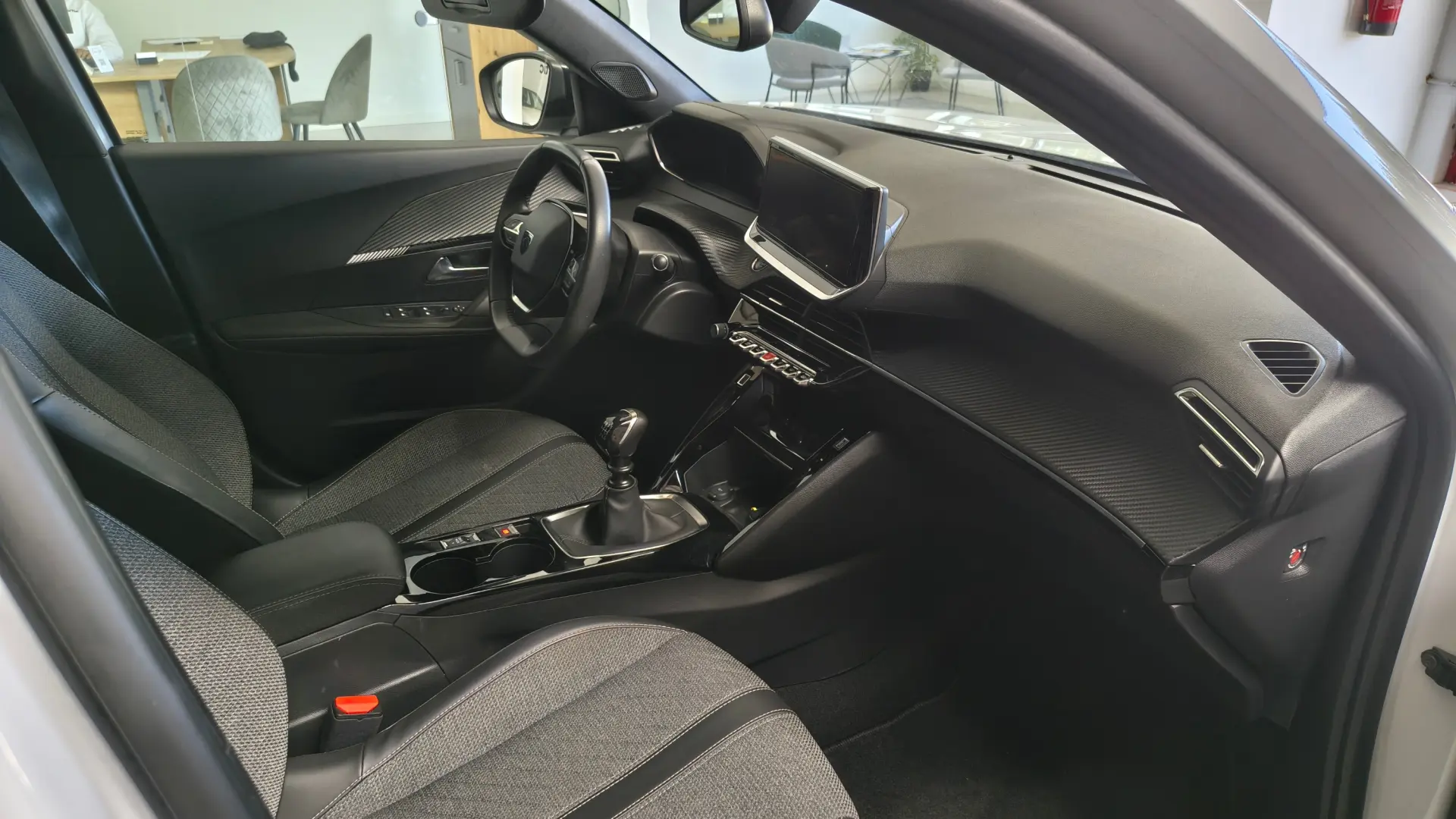 Peugeot 2008 1.2 PureTech Allure 7