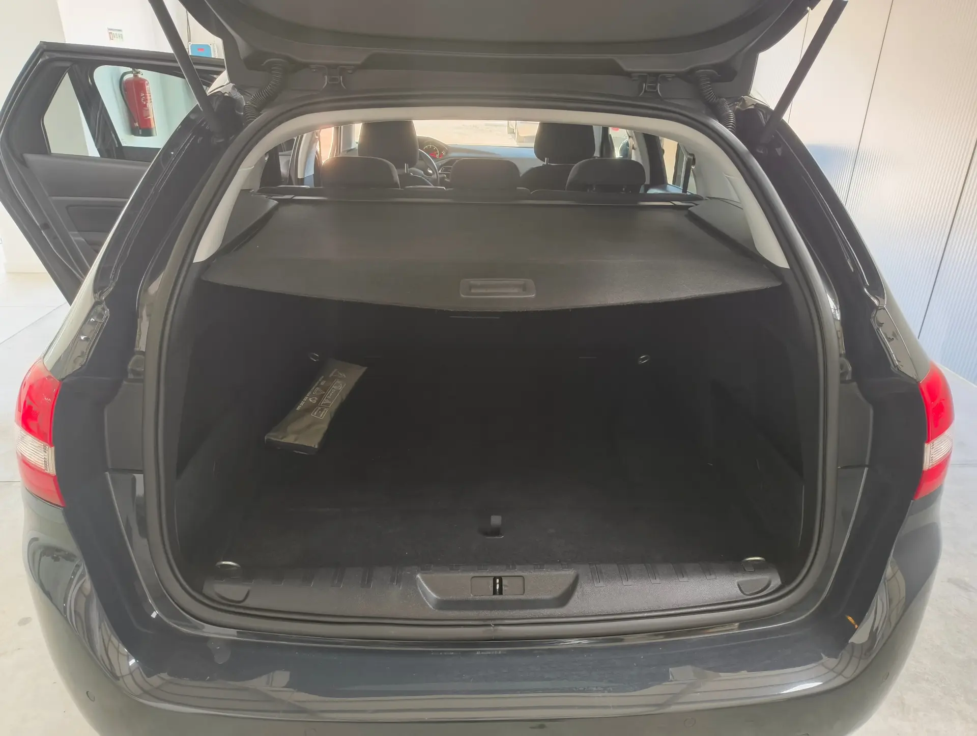 Peugeot 308 SW 1.6 BLUE HDI STYLE 9