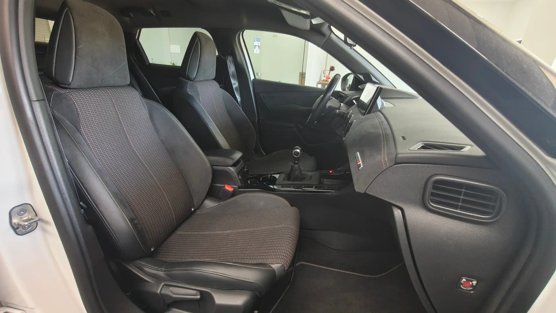 DS DS3 Crossback PureTech 100 PERFORMANCE LINE 18