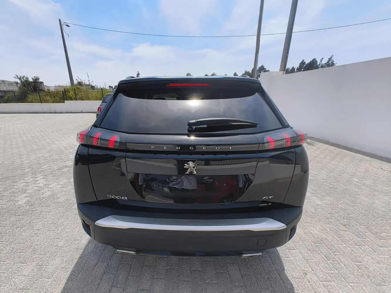Peugeot 2008 PureTech 130 EAT8 GT 4